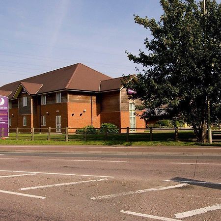 Premier Inn テュークスベリー エクステリア 写真