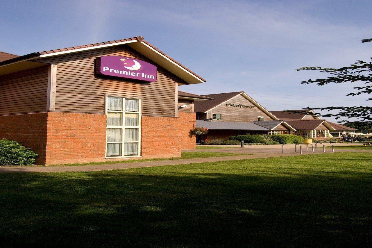 Premier Inn テュークスベリー エクステリア 写真